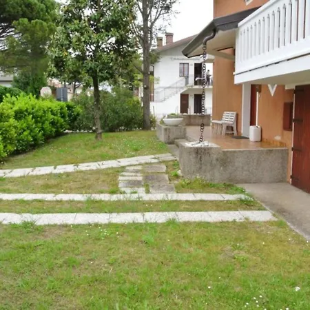 Διαμέρισμα Charming Single With Garden And Parking *